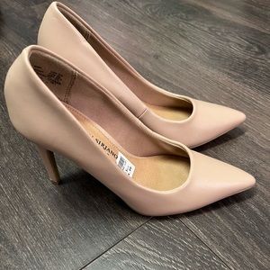 Brand new, only used once tan heels